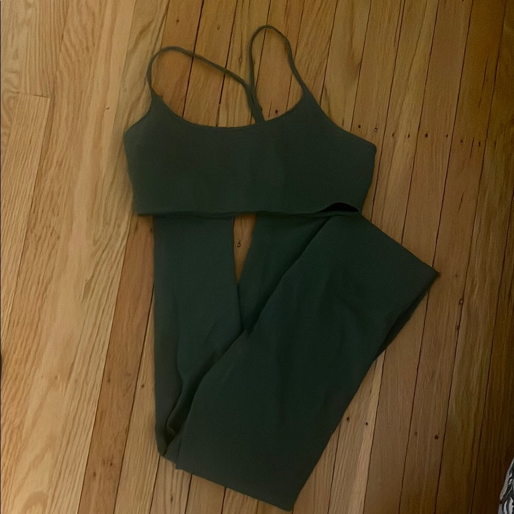 Women's Bandier ALL ACCESS Olive Green bra and leggings set